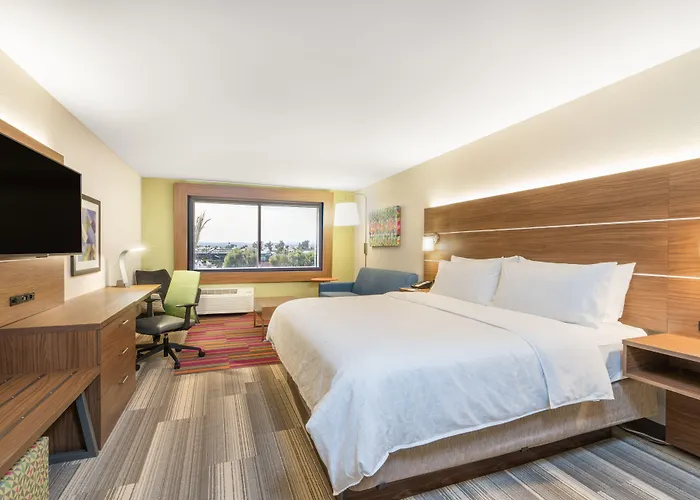 Express & Havasu - London Bridge By Ihg Hotel 3*