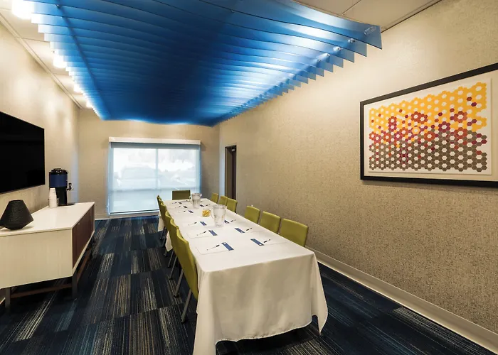 Hotel Express & Havasu - London Bridge By Ihg